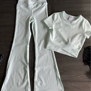 Yogalicious Light Green Ribbed Set